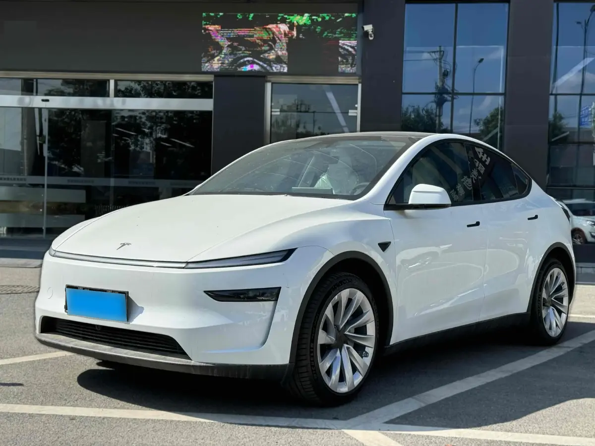 2025 Tesla Model Y BEV 78.4KWH