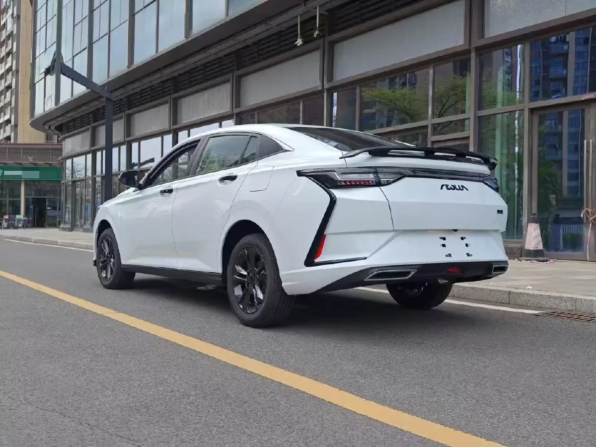 2024 DongFeng Aeolus YiXuan MAX 1.5T 197HP L4 7DCT,autocango,china used car exporter,china ev exporter,chinese used car exporter,chinese used ev exporter
