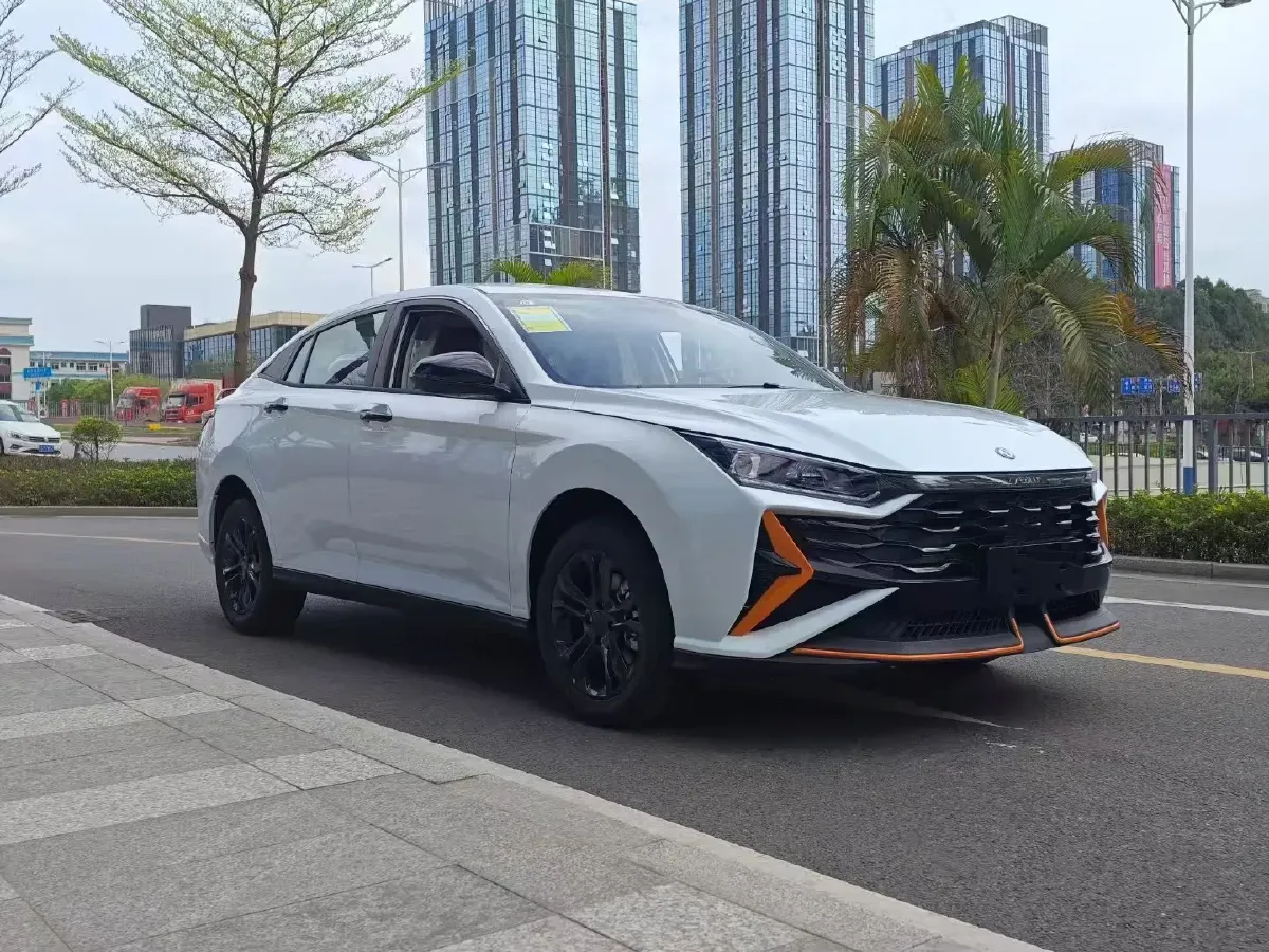 2024 DongFeng Aeolus YiXuan MAX 1.5T 197HP L4 7DCT,autocango,china used car exporter,china ev exporter,chinese used car exporter,chinese used ev exporter