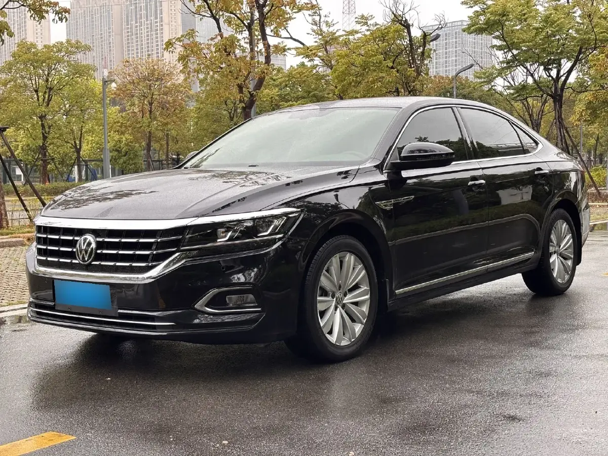 2019 Volkswagen Passat 2.0T 186HP L4 7DCT