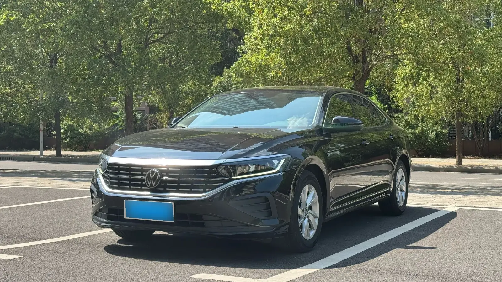 2023 Volkswagen Passat 1.4T 150HP L4 7DCT