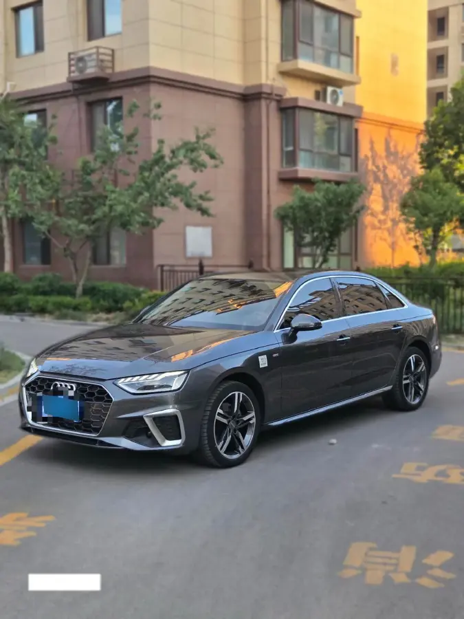 2020 Audi A4L 2.0T 190HP L4 7DCT