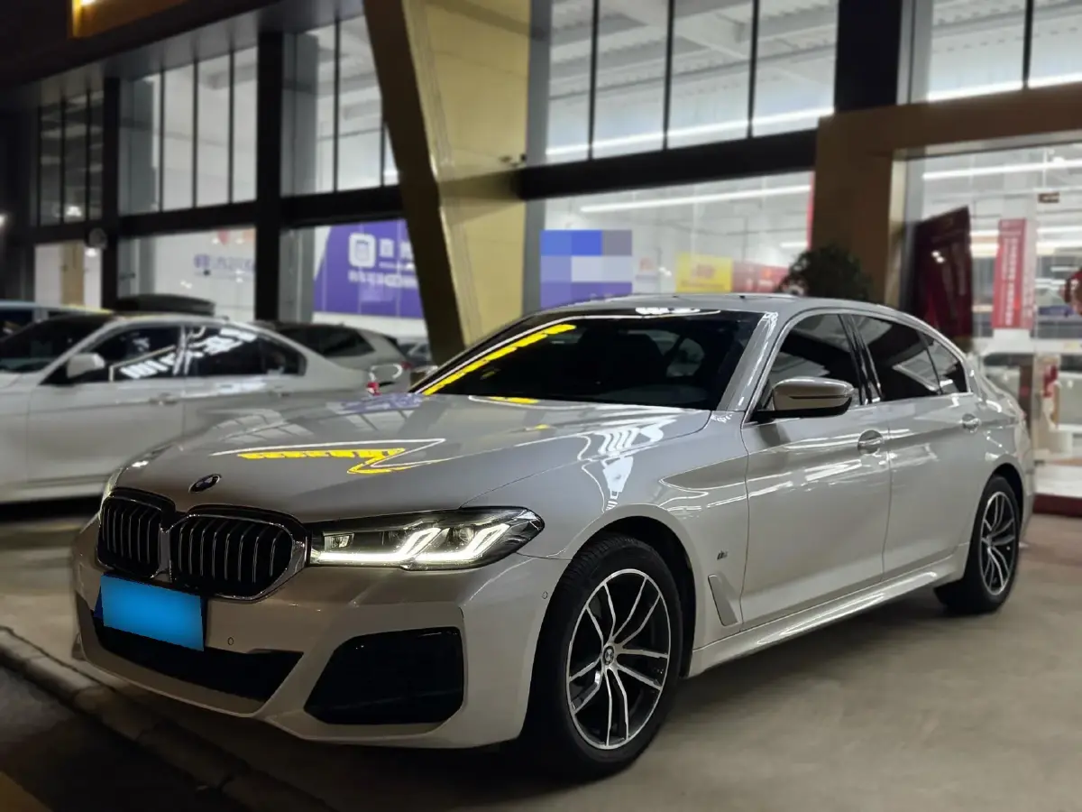 2022 BMW 5 Series 2.0T 184HP L4 8AT