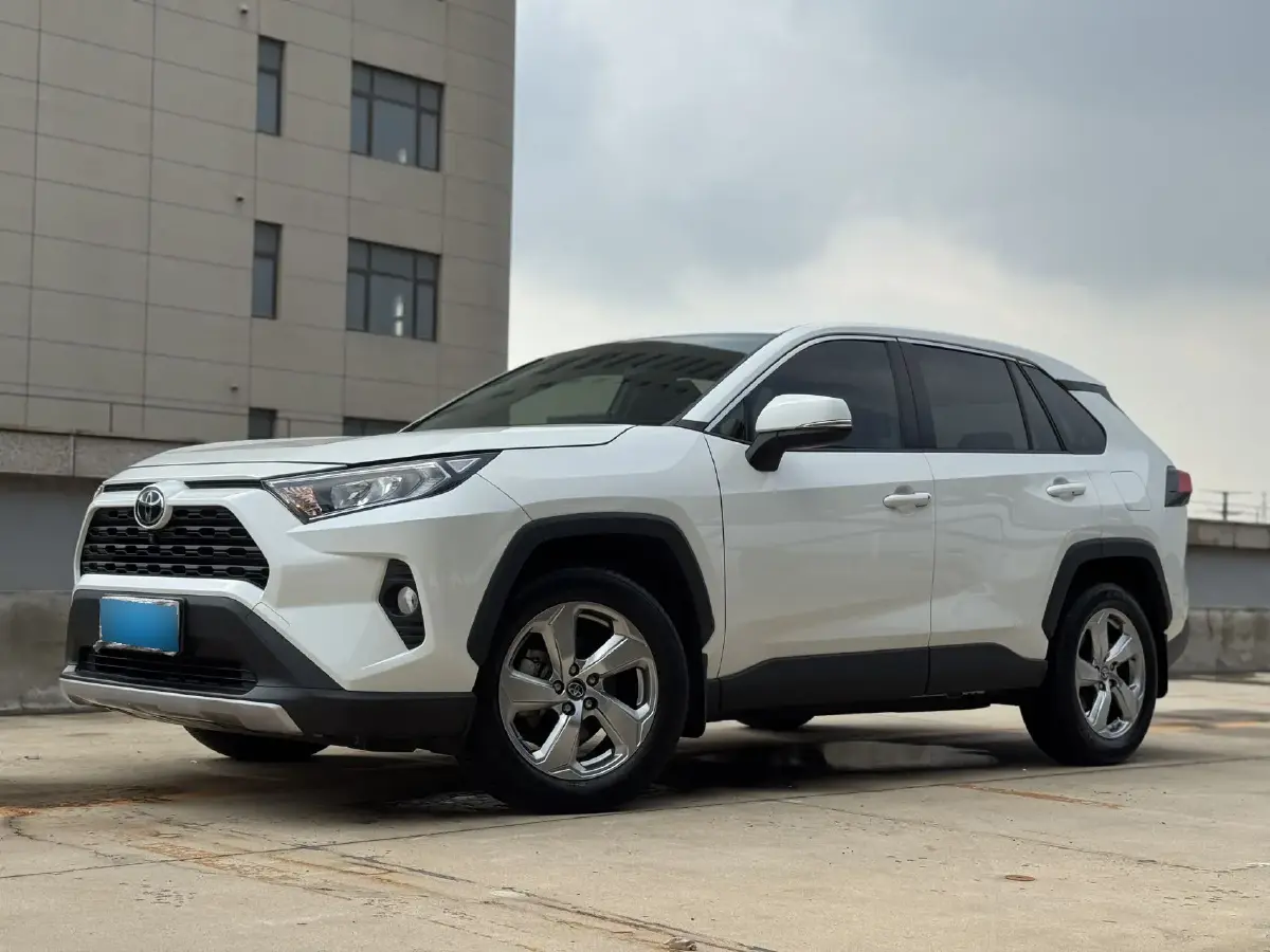 2020 Toyota RAV4 2.0L 171HP L4 CVT