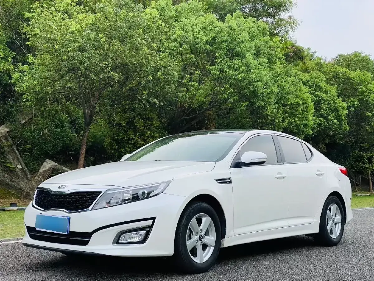 2016 Kia K5 2.0L 161HP L4 6AT