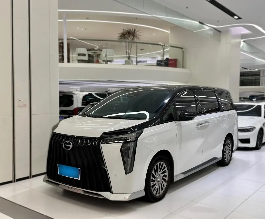 2023 GAC Trumpchi M8 2.0T 190HP L4 E-CVT Hybrid