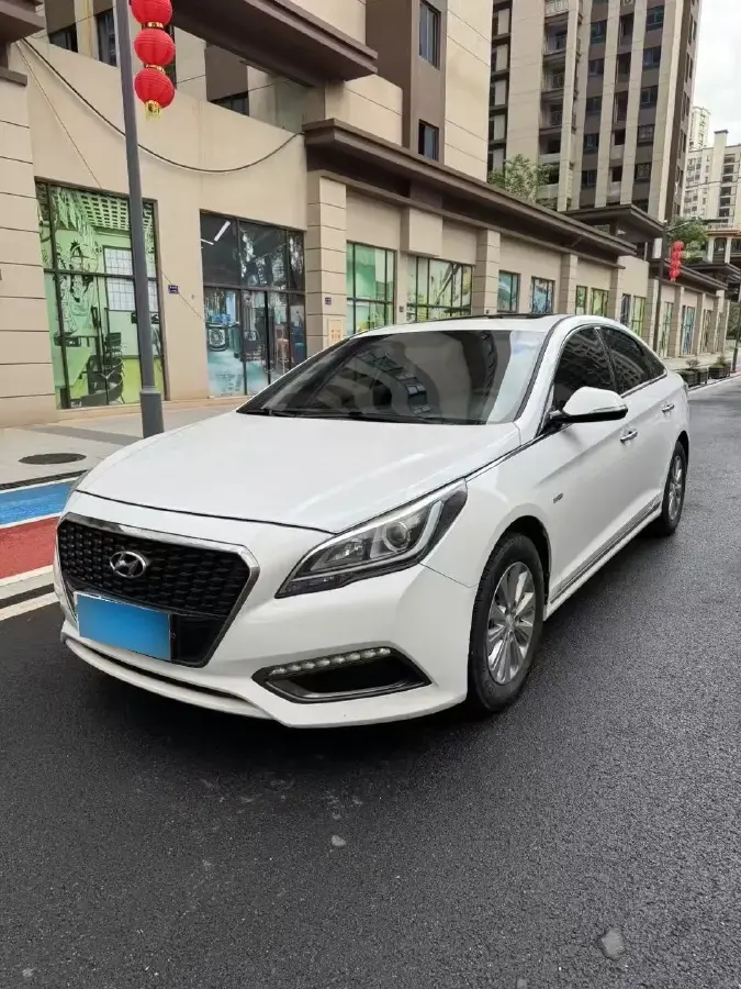 2016 Hyundai Sonata 2.0L 156HP L4 6AT Hybrid