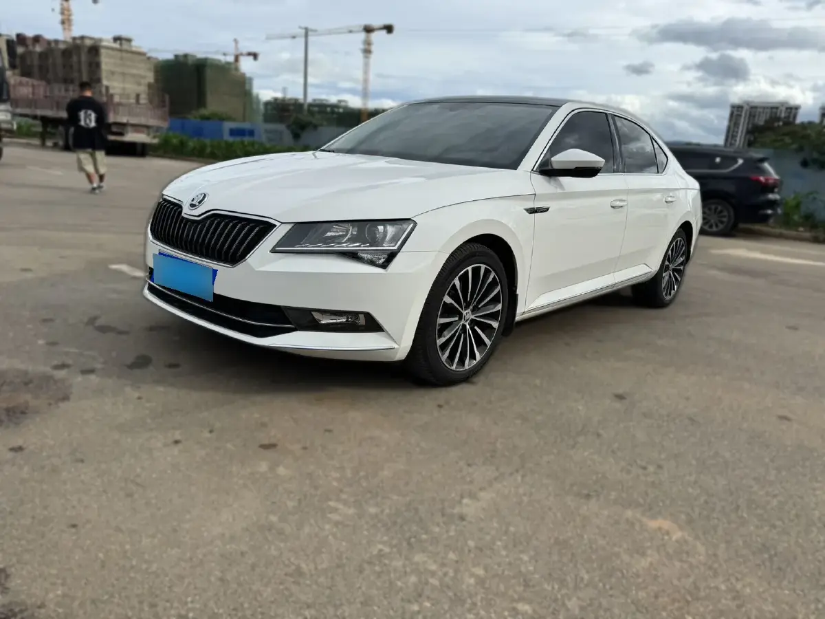 2016 Skoda Superb 1.4T 150HP L4 7DCT