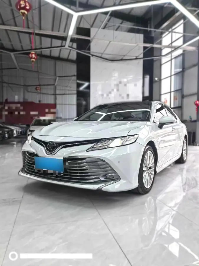2018 Toyota Camry 2.5L 209HP L4 8AT