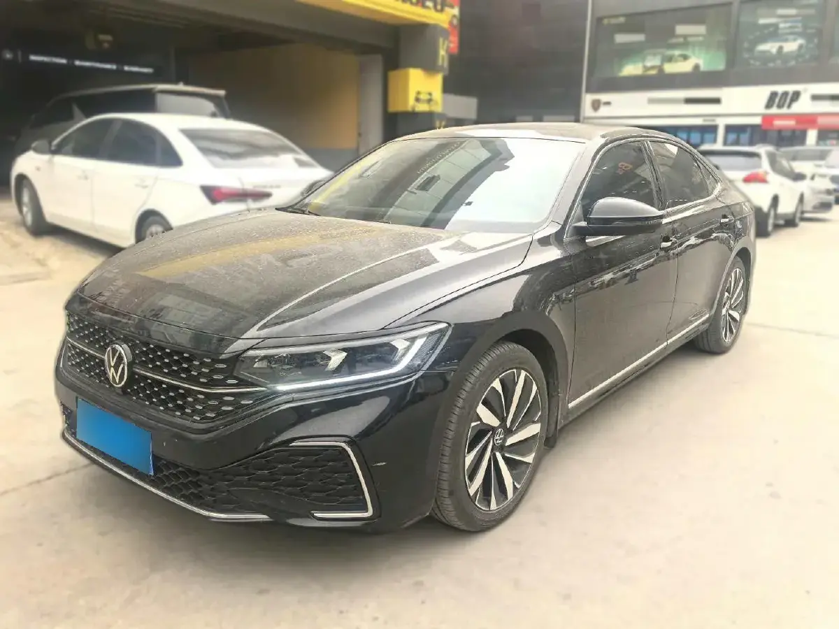 2022 Volkswagen Passat 2.0T 186HP L4 7DCT