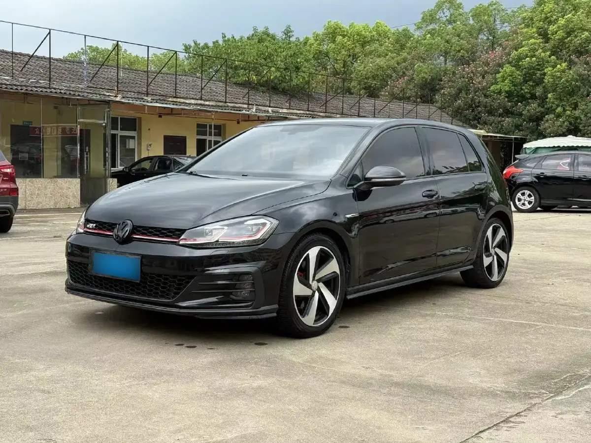 2018 Volkswagen GolfGTI 2.0T 220HP L4 7DCT