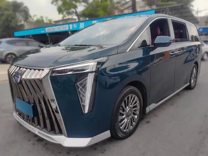 2023 GAC Trumpchi M8 2.0T 190HP L4 E-CVT Hybrid