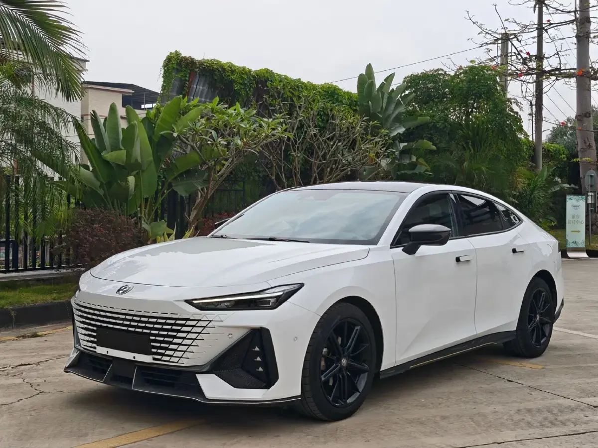 2022 ChangAn UNI-V 1.5T 188HP L4 7DCT