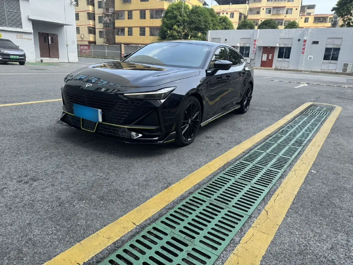 2022 ChangAn UNI-V 1.5T 188HP L4 7DCT