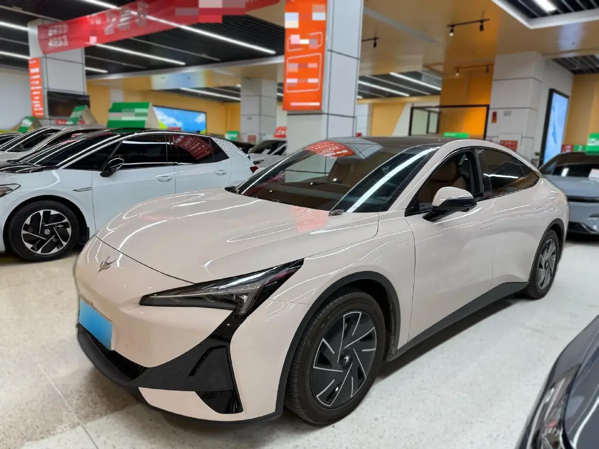 2024 ARCFOX αS5 BEV 65KWH