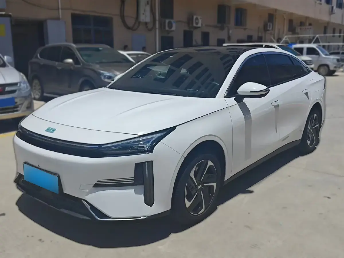 2024 Geely Galaxy L6 1.5T 163HP L4 3DHT PHEV