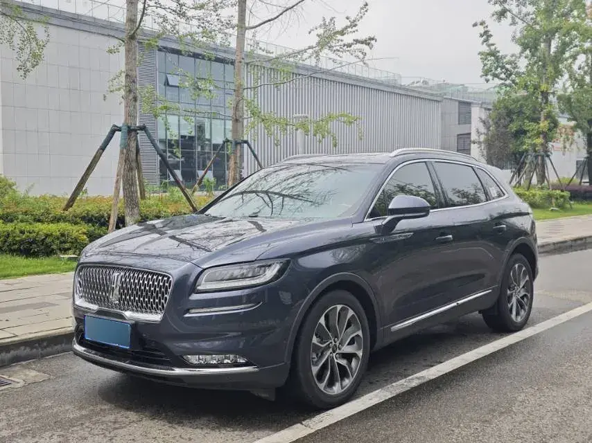 2021 Lincoln Nautilus 2.0T 245HP L4 8AT