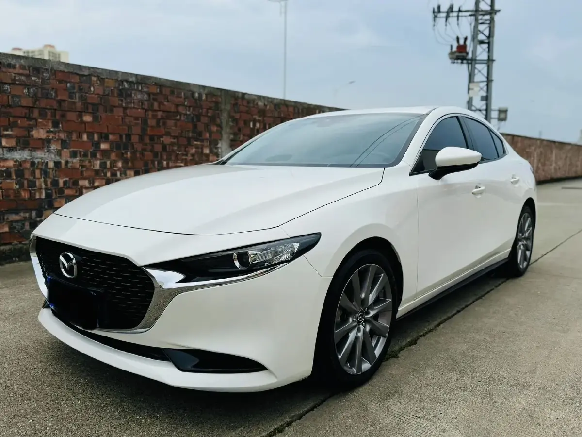 2022 Mazda 3 Axela 2.0L 158HP L4 6AT