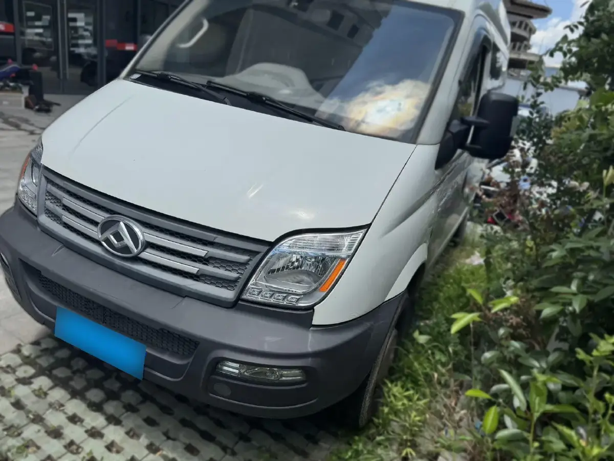 2020 MAXUS XinTu V80 2.5T 136HP L4 6MT