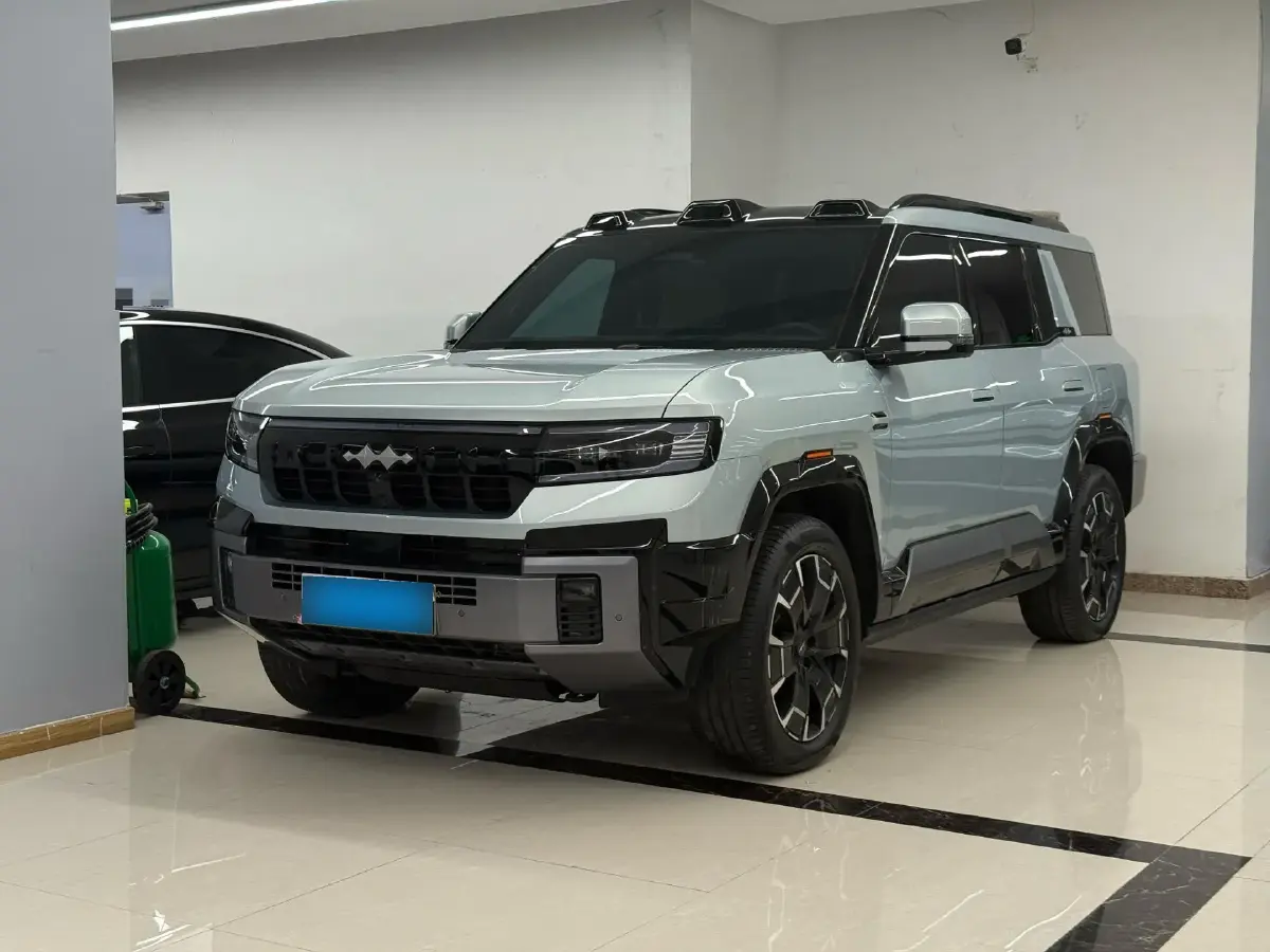 2025 FangChengBao Bao 8 2.0T 245HP L4 E-CVT PHEV 36.8KWH