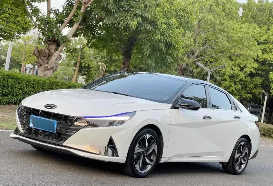 2021 Hyundai Elantra 1.5L 115HP L4 CVT