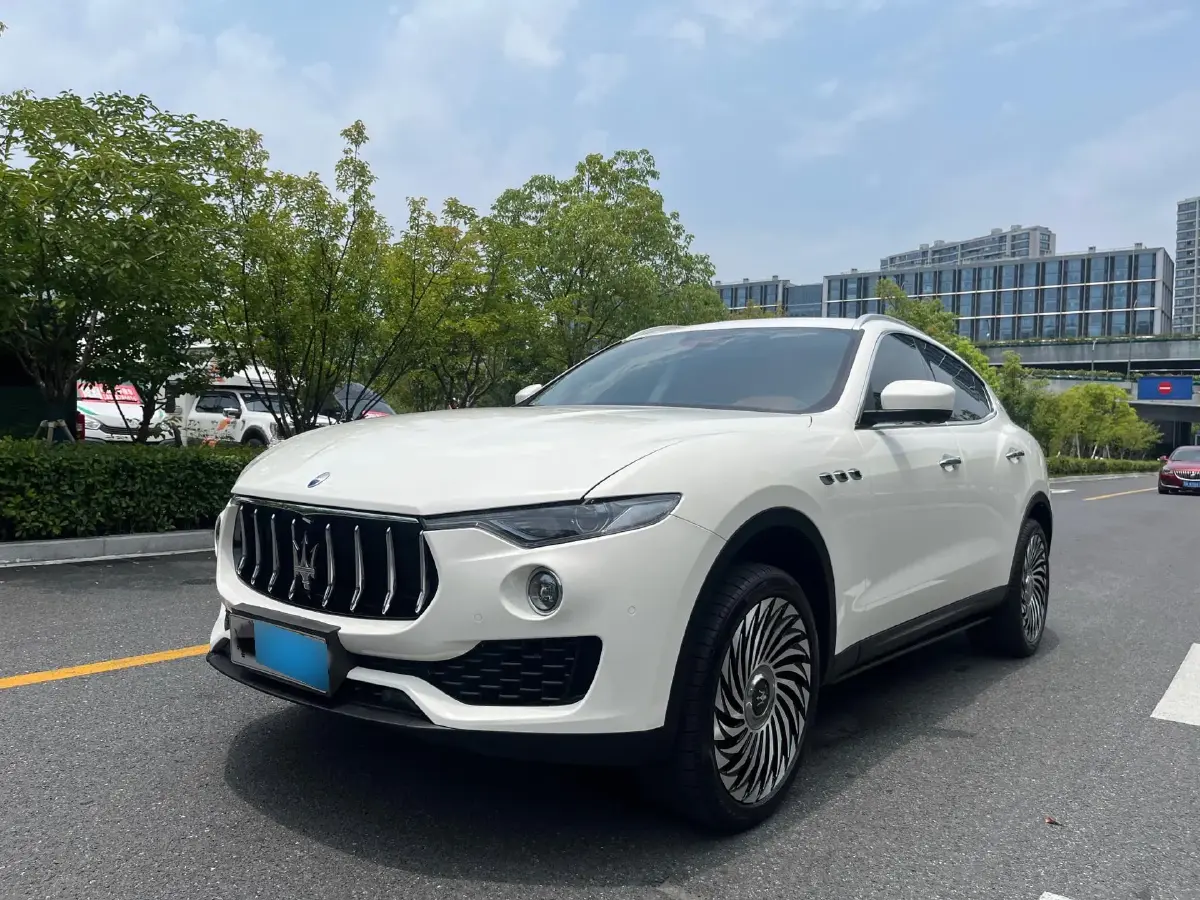 2018 Maserati Levante 3.0T 350HP V6 8AT