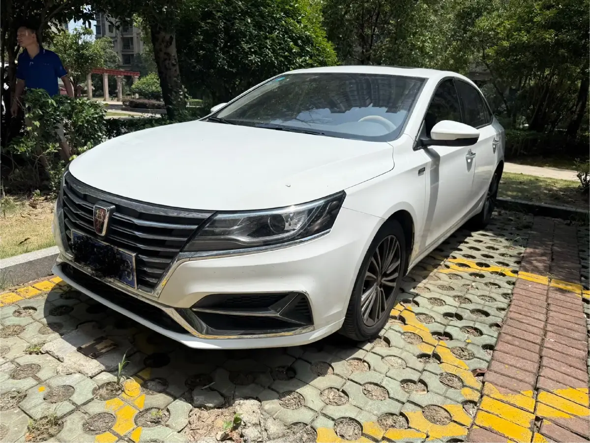 2020 Roewe i6 1.6L 125HP L4 CVT
