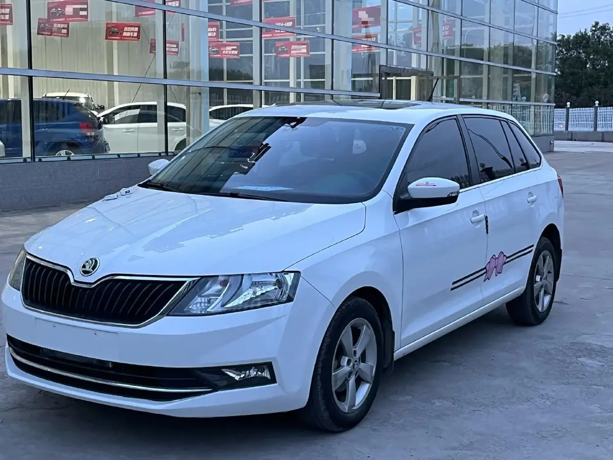2018 Skoda Rapid Spaceback 1.6L 110HP L4 6AT