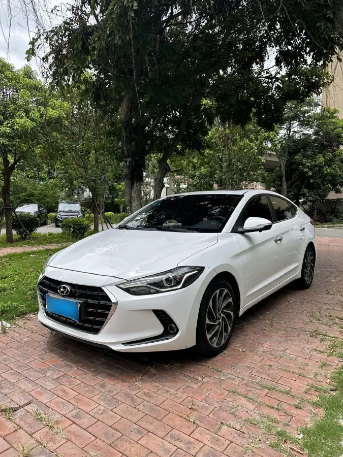 2019 Hyundai Elantra 1.5L 115HP L4 CVT