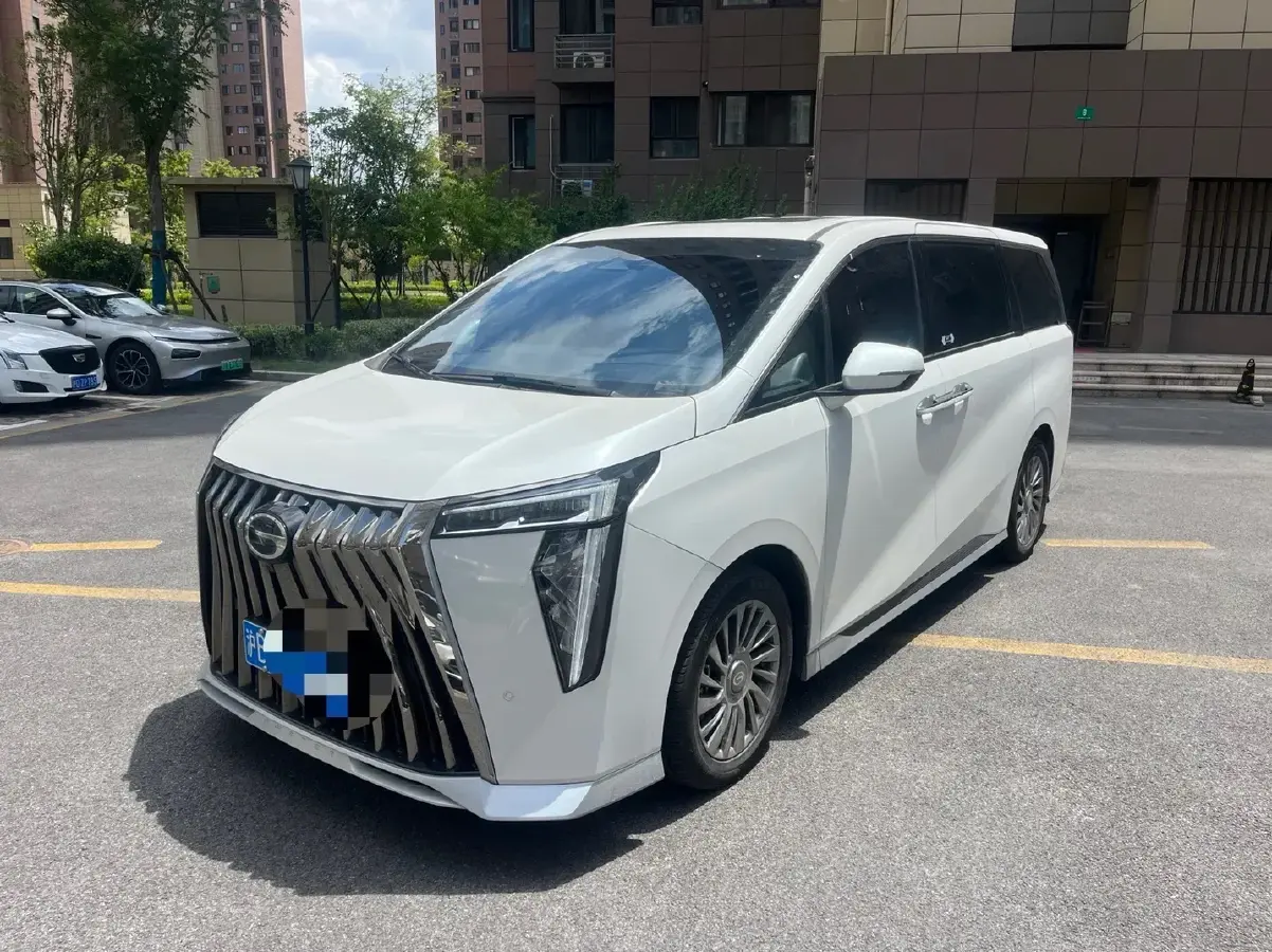 2023 GAC Trumpchi M8 2.0T 190HP L4 E-CVT Hybrid