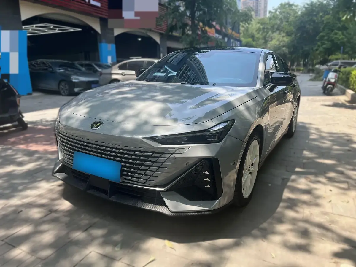 2023 ChangAn UNI-V 1.5T 188HP L4 7DCT