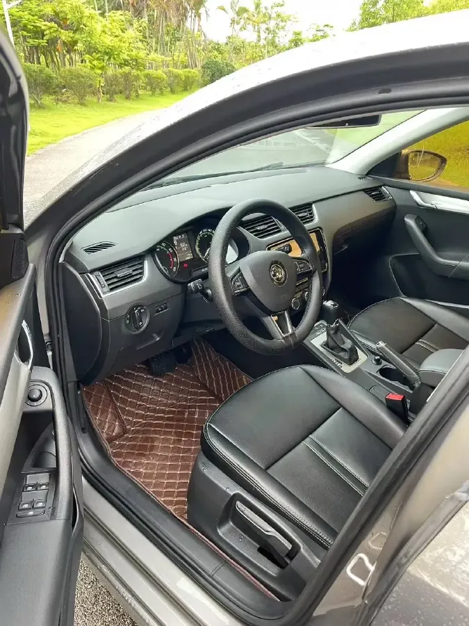 2019 Skoda Octavia 1.2T 116HP L4 7DCT,autocango,china used car exporter,china ev exporter,chinese used car exporter,chinese used ev exporter