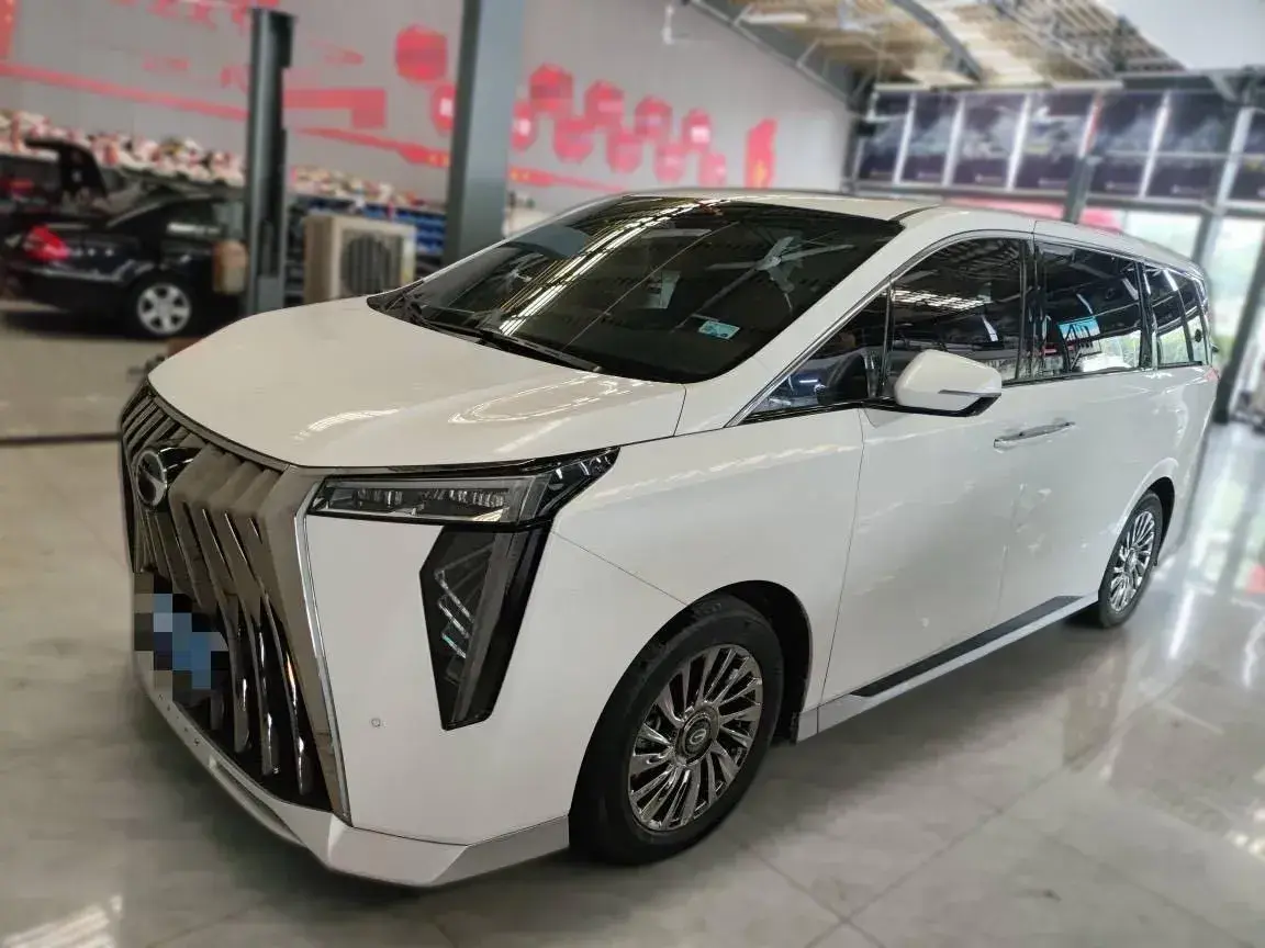 2023 GAC Trumpchi M8 2.0T 190HP L4 E-CVT Hybrid