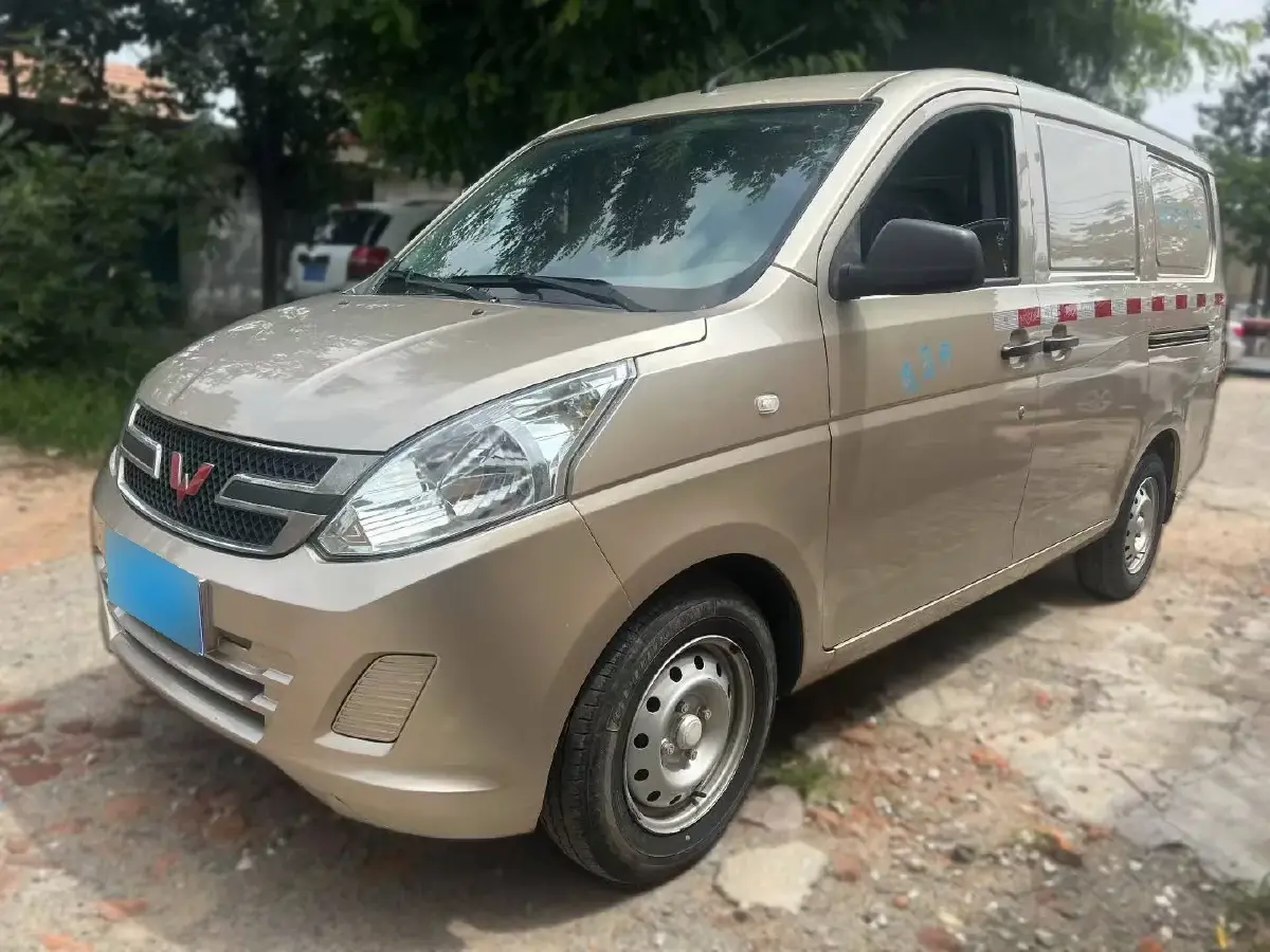 2019 WuLing RongGuang V 1.2L 82HP L4 5MT
