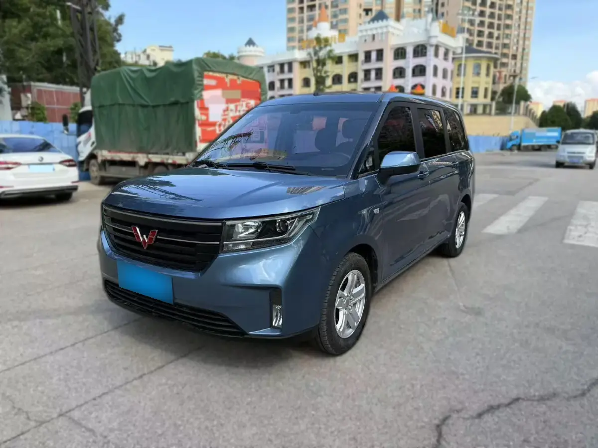 2019 WuLing HongGuang Plus 1.5T 147HP L4 6MT