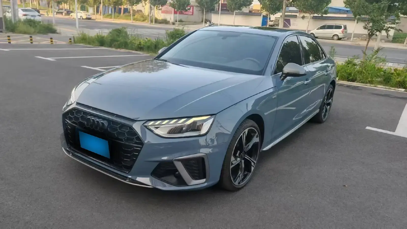 2022 Audi A4L 2.0T 190HP L4 7DCT