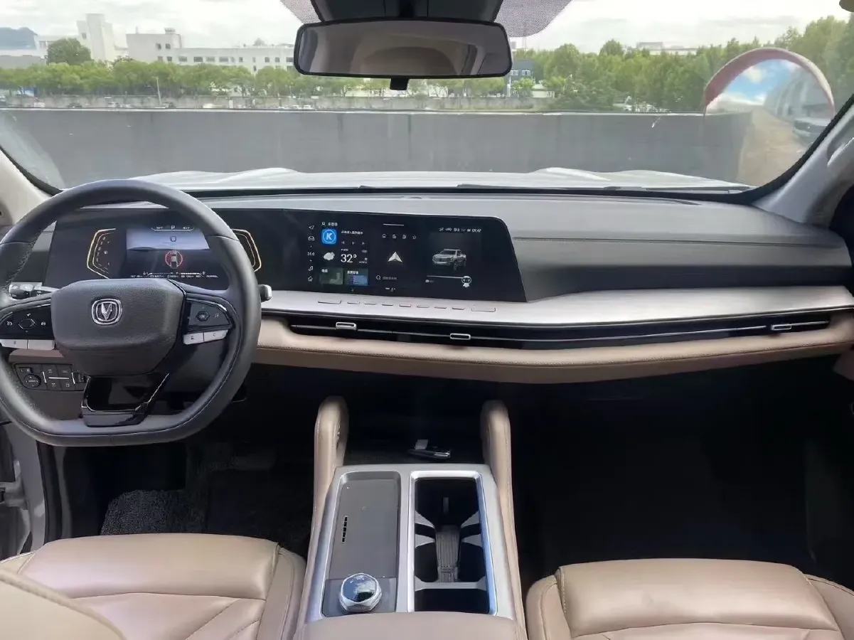 2024 ChangAn Hunter 2.0T 190HP L4 REEV 31.18KWH,autocango,china used car exporter,china ev exporter,chinese used car exporter,chinese used ev exporter