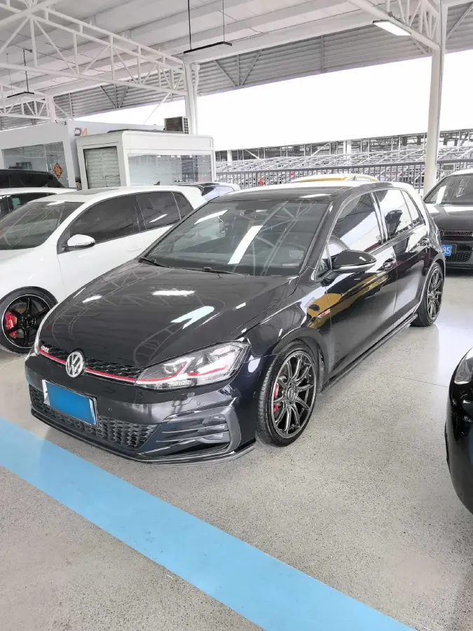 2018 Volkswagen GolfGTI 2.0T 220HP L4 7DCT