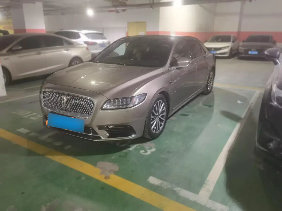 2019 Lincoln Continental 2.0T 261HP L4 6AT