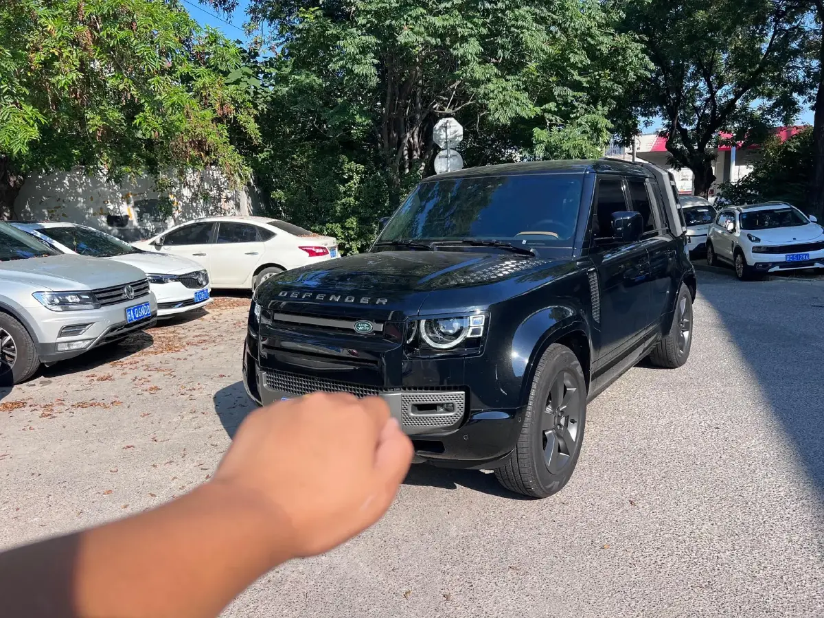 2024 Land Rover Defender 3.0T 400HP L6 8AT