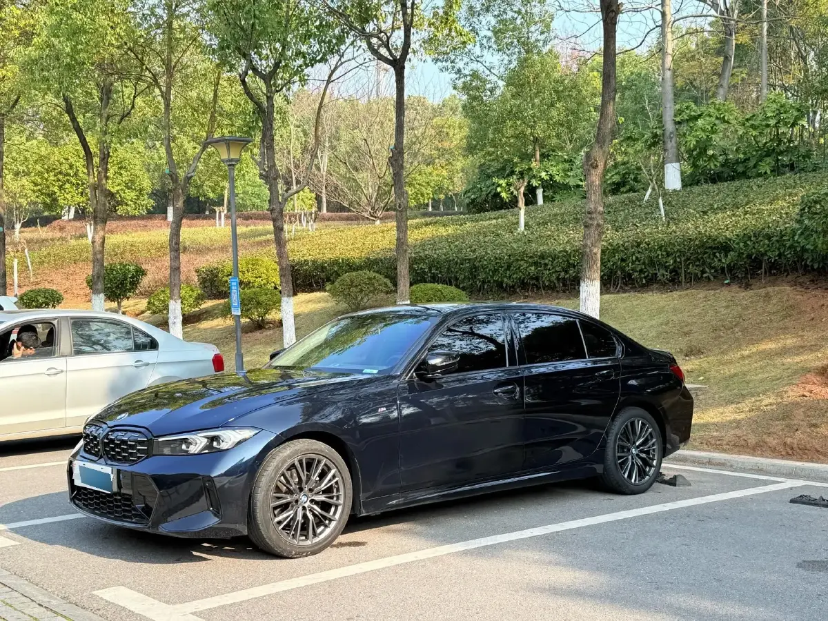 2024 BMW 3 Series 2.0T 184HP L4 8AT