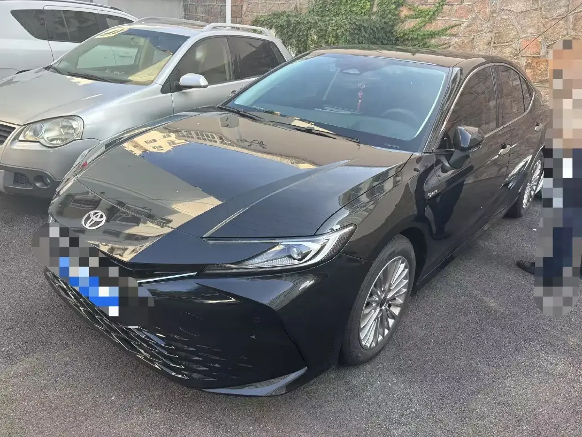 2024 Toyota Camry 2.0L 152HP L4 E-CVT Hybrid