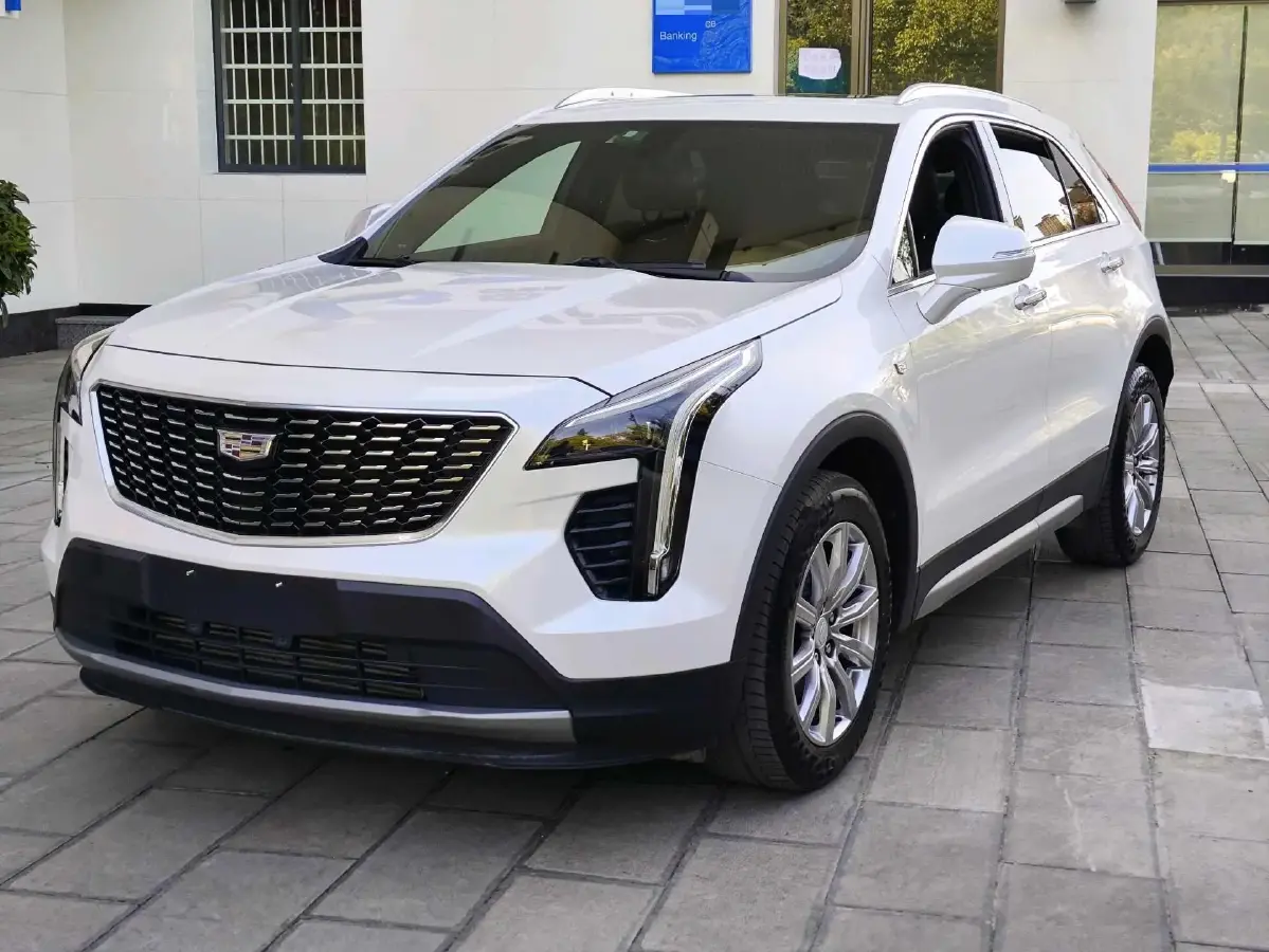 2020 Cadillac XT4 2.0T 241HP L4 9AT