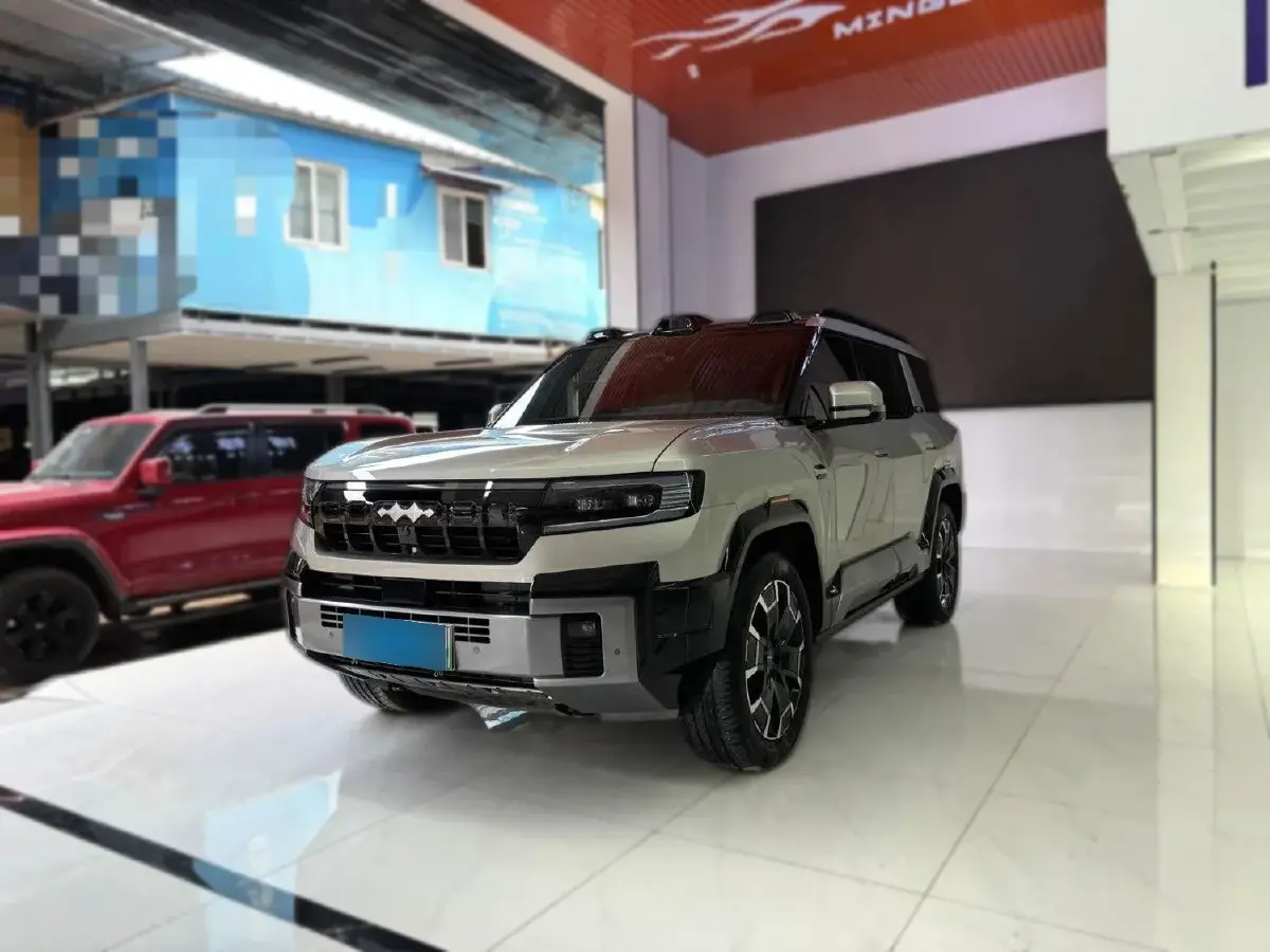 2025 FangChengBao Bao 8 2.0T 245HP L4 E-CVT PHEV 36.8KWH