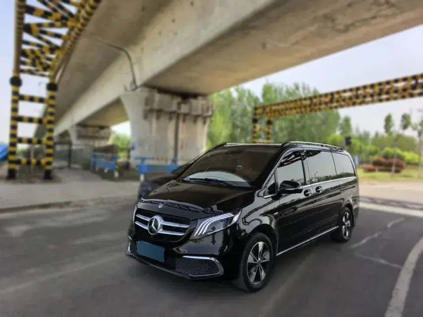 2022 Mercedes-Benz V Class 2.0T 211HP L4 9AT