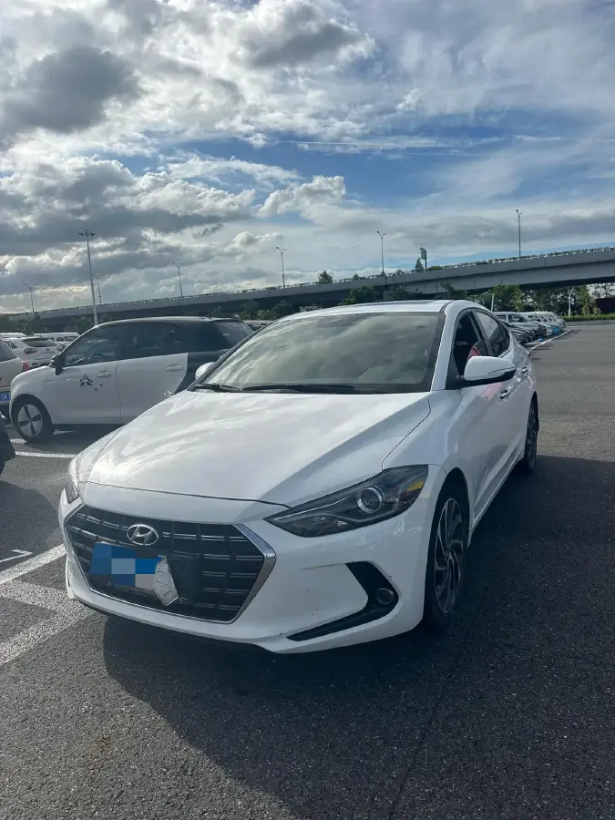 2019 Hyundai Elantra 1.4T 130HP L4 7DCT