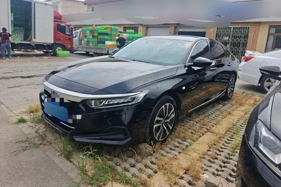 2022 Honda Accord 2.0L 146HP L4 E-CVT Hybrid