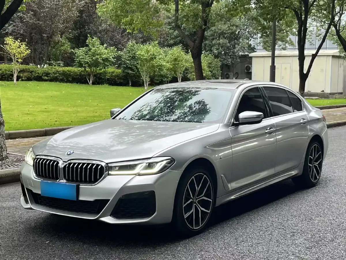 2023 BMW 5 Series 2.0T 245HP L4 8AT