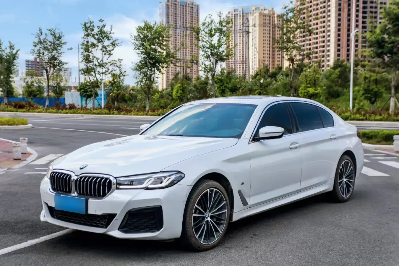 2022 BMW 5 Series 2.0T 252HP L4 8AT