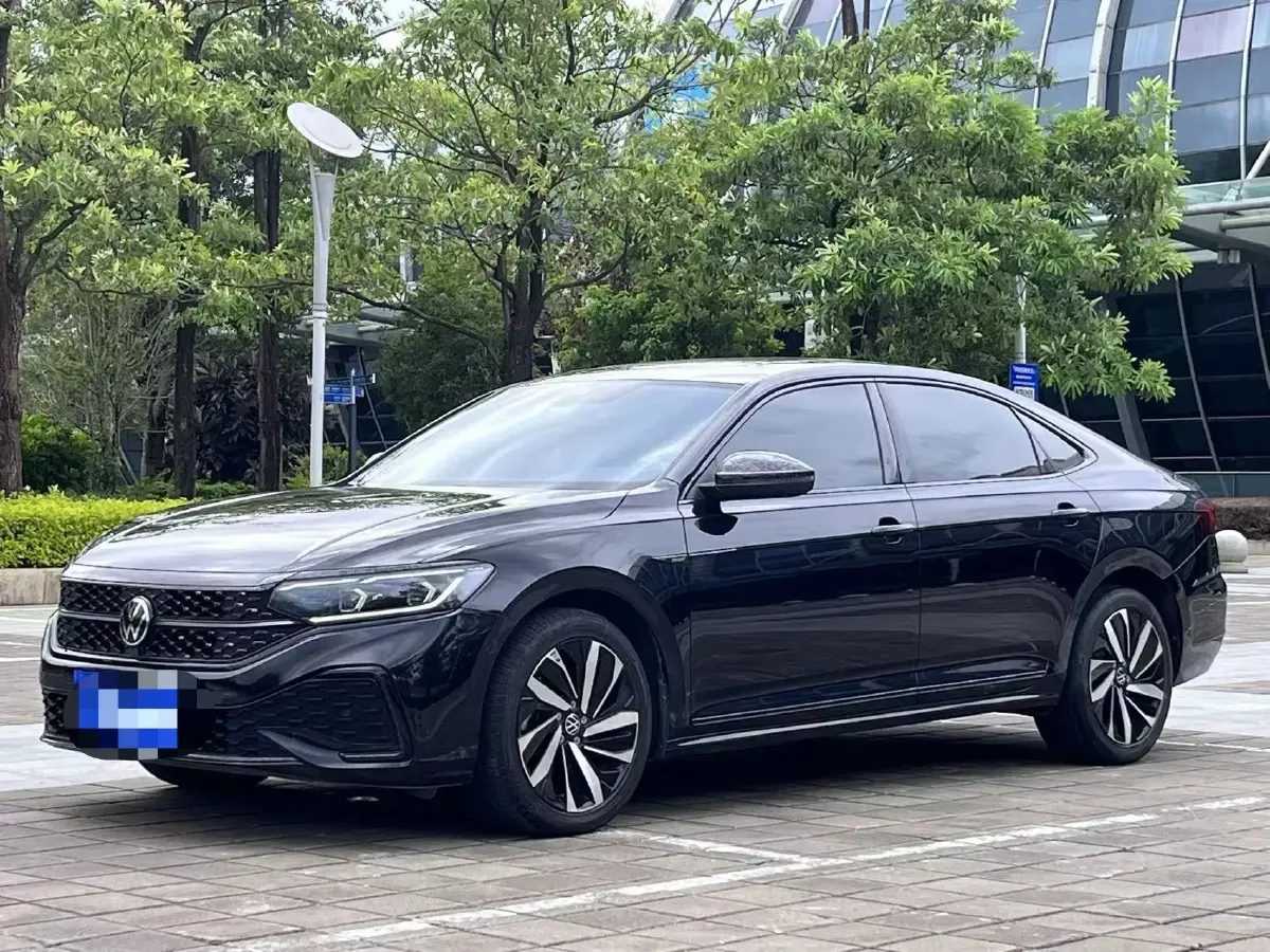 2022 Volkswagen Passat 2.0T 186HP L4 7DCT